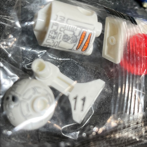 🥕Holiday Droid🥕 - Picture 2 of 2